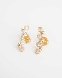 Brinco médio earcuff com zircônias cristal banhado a ouro18k (Dourado)