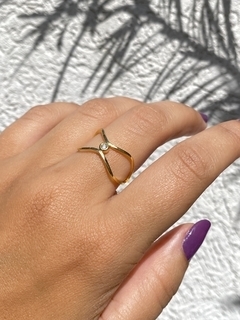 Anel onda com pedra de zircônia banhado a ouro18k (18)