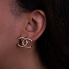 Brinco inspiração CC banhado a ouro 18k
