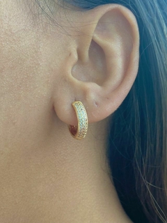 Argolinha 3 faixas de zircônias banhado a ouro18k