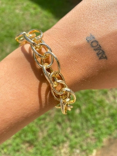 Pulseira de elos trabalhado banhado a ouro 18k