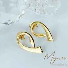 Brinco vírgula banhado a ouro 18k
