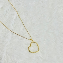 Colar coração vazado banhado a ouro 18k