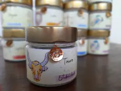 VELA SIGNOS COM PINGENTE - 160G - Arte da Ilha