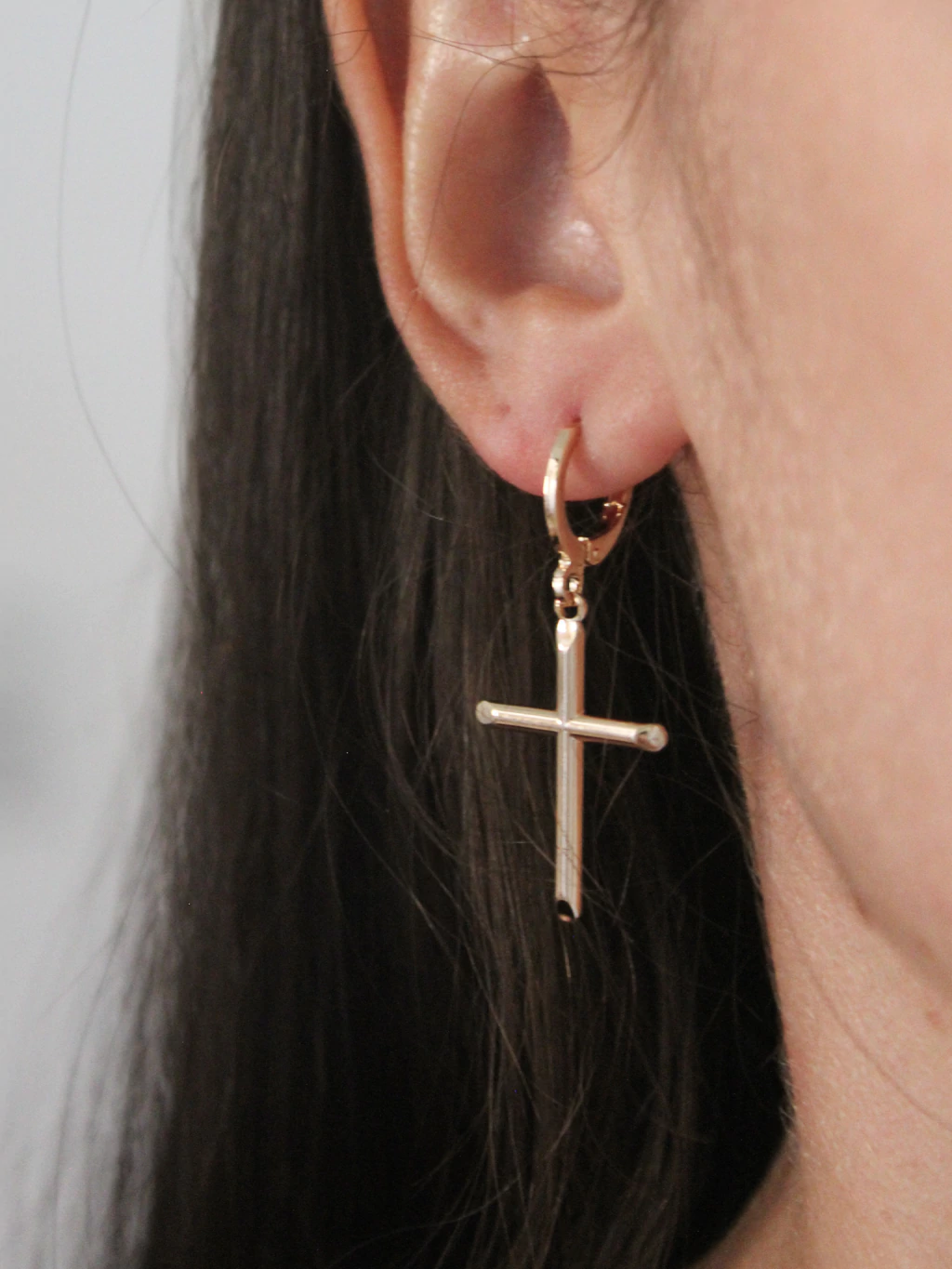 BRINCO CRUZ - BANHO DE OURO 18K