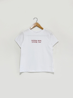 Remera “Nothing more, nothing less” - comprar online