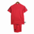 Kit infantil de treino do Flamengo, composto por camisa vermelha e short, com logo do time.