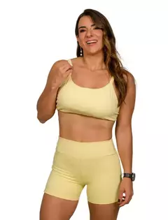 SHORTS EMPINA BUMBUM AMRAP AMARELO