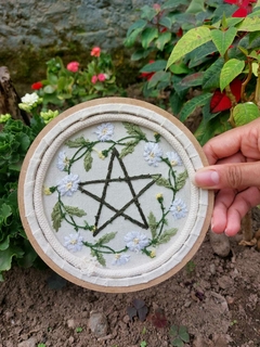 Pentagrama Bordado - Bruxaria Natural - comprar online