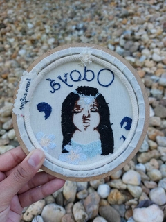 Bordado Orixá Iemanjá - Bordado Livre em Bastidor 14cm - comprar online