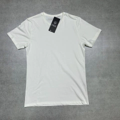 CAMISETA LISA PADRÃO ZARA - PIMA