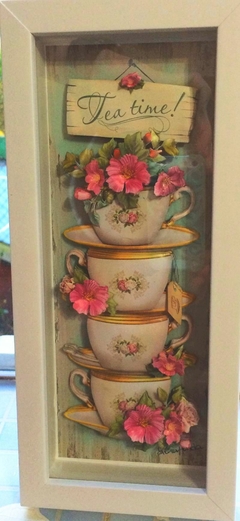 Quadro Cozinha - Xícaras empilhadas com flores cor de rosa - comprar online