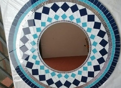 Mandala de parede em mosaico de vidro na internet