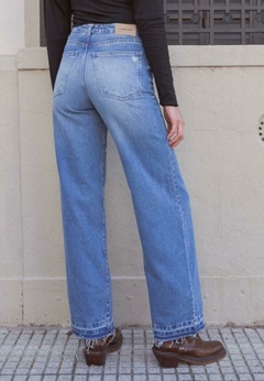 pantalon aniston loc en internet