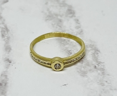 Anillo solitario Oro 18 Kts