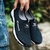 Sapatos planos casuais masculinos de verão, tênis slip on respirável com malh