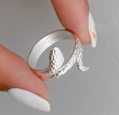 Anillo serpiente corta