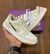 SB dunk Low Bege e dourado - comprar online