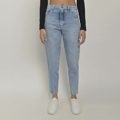 CALÇA JEANS MOM ALTA T200189 - comprar online