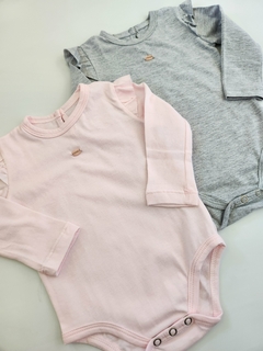 Body Beba ML Pack x2 Liso Interlock con Volado (Rosa - Gris) - comprar online