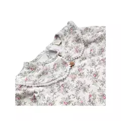 Remera Nena ML Pompeya Cuello (Flores) en internet