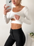Remera modal soft crop escote en U con sustraccion Hiroki - tienda online