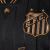 camisa-santos-charliebrownjr-legacy-unissex-umbro-2024-2025-preto-dourado 
