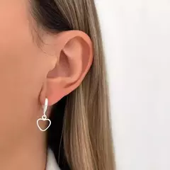 Brinco Argola Click com Coração Vazado Pendurado – 151500