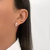Brinco de Zircônia Cristal com Coração –105500