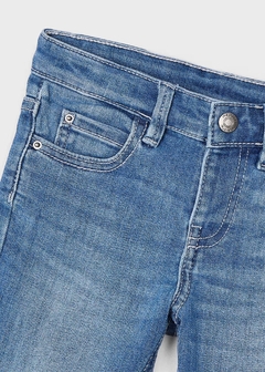 Pantalón de mezclilla ajustado básico niño - keka moda infantil