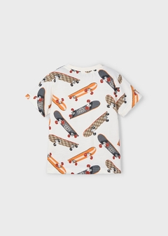 Playera estampada patineta niño en internet
