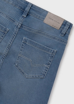 Pantalón vaquero ajustado chico - tienda en línea