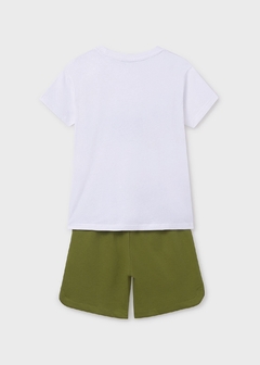 Conjunto bermuda y camiseta urbana chico en internet