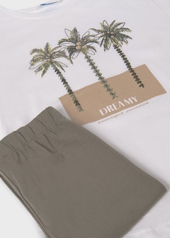 Conjunto legging y playera chica en internet