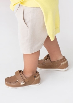 Náutico de piel con cierre de velcro para niño