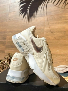 Nike Air Max Excee na internet