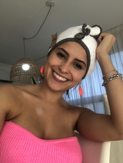 TURBANTE DE TOALLA PARA LA SALIDA DE LA DUCHA. Gris topo.
