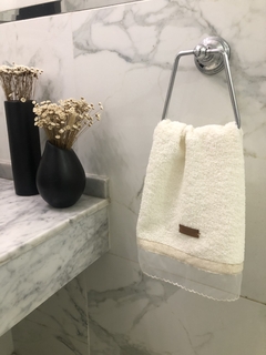 TOALLA DE MANO CRUDO CON PUNTILLA Y TUL. - comprar online