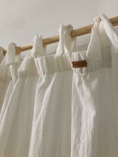 CORTINA ALEGRA. BLANCO OFF WHITE.