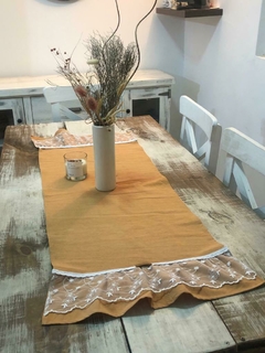 CAMINO DE TUSOR BORDADO. NARANJA - Amelie home & deco