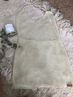 VESTIDO DE HILO CALADO CON ESPALDA DESCUBIERTA