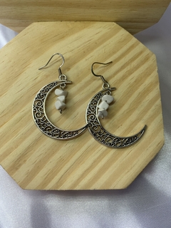 PAR DE BRINCO LUNAR COM CASCALHOS DE CRISTAIS - loja online