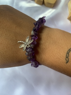 PULSEIRA DE AMETISTA COM PINGENTE DE LIBÉLULA - loja online
