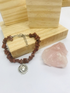 PULSEIRA DE PEDRA DO SOL COM PINGENTE DE SOL E LUA