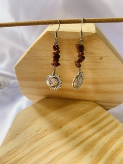 PAR DE BRINCOS - PEDRA DO SOL COM PINGENTE DE SOL E LUA - NÍQUEL - comprar online