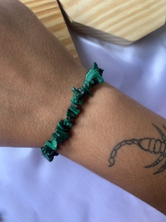 PULSEIRA DE MALAQUITA - PEDRA DA VITALIDADE E BELEZA na internet