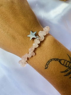 Imagem do PULSEIRA DE QUARTZO ROSA COM PINGENTE DE ESTRELA