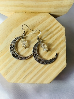 PAR DE BRINCO LUNAR COM CASCALHOS DE CRISTAIS - loja online