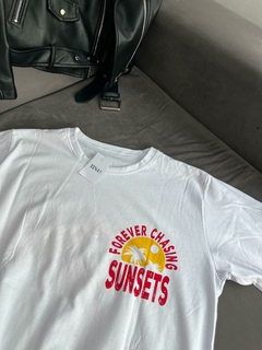 REMERONES "FOREVER CHASING SUNSETS" (BLANCO) en internet