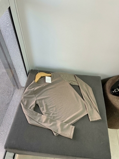 REMERAS LUNA (CEMENTO) - comprar online